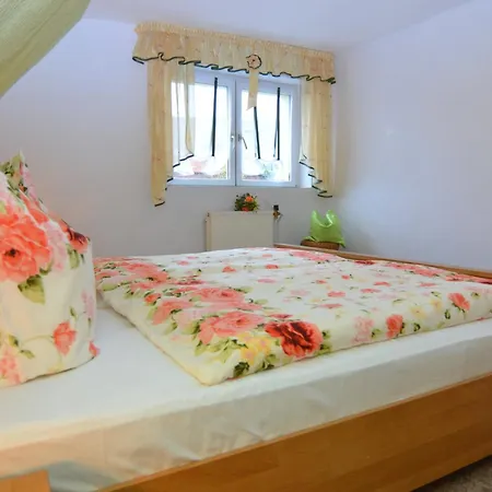 Gruppenausflug Nach Sebnitz, Cleaning Included Apartment
